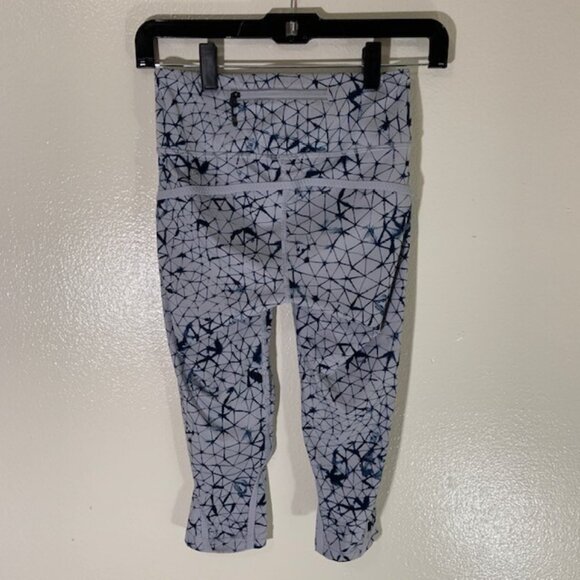 Lululemon Gray Blue Print Athletic Capri Leggings Size 4 - Picture 4 of 5